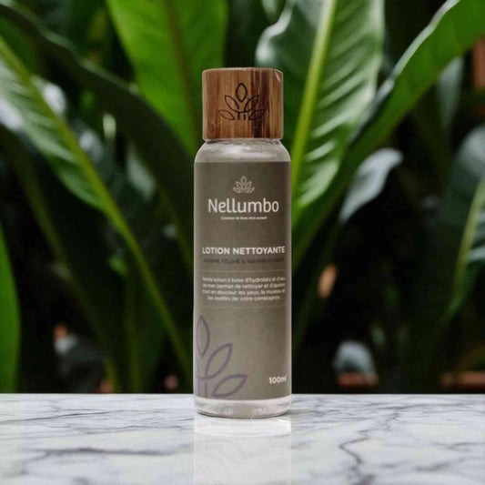 Lotion Nettoyante Animaux 100ml de la marque Nellumbo avec bouchon en bois, idéale pour le nettoyage doux des yeux et oreilles de chiens.